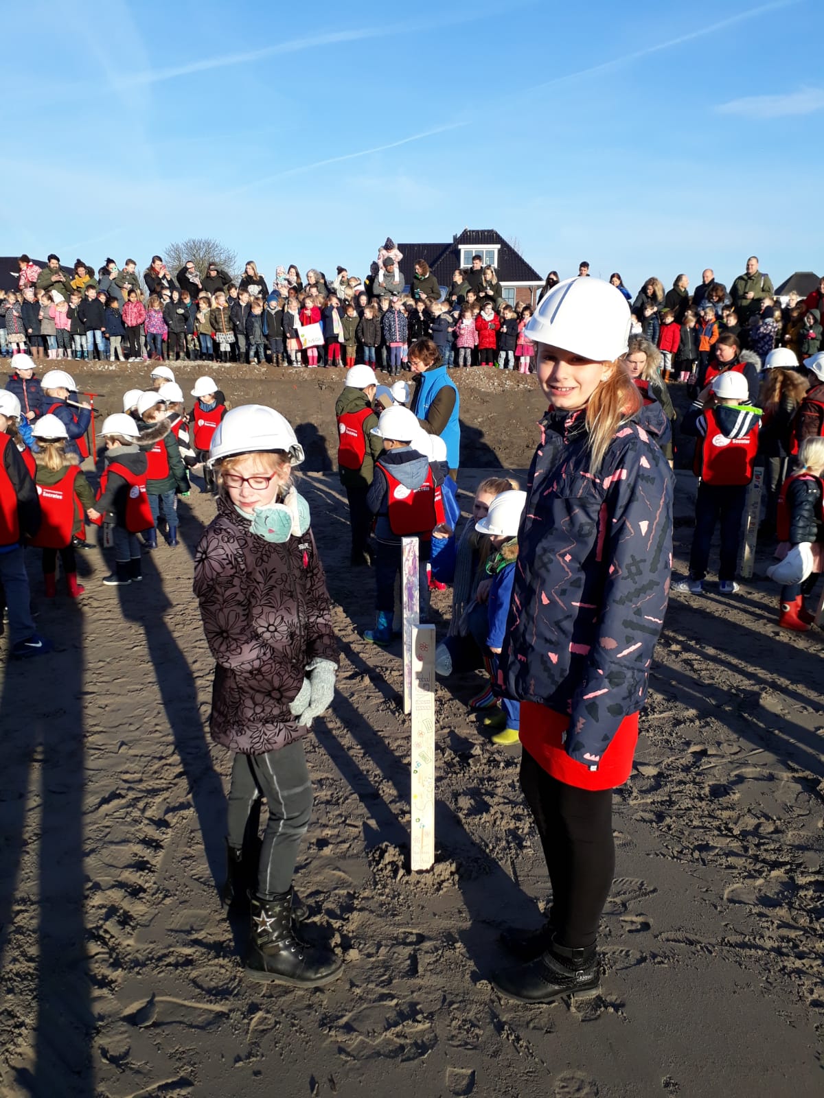 Eerste paal van nieuwbouw IKC de Kreek